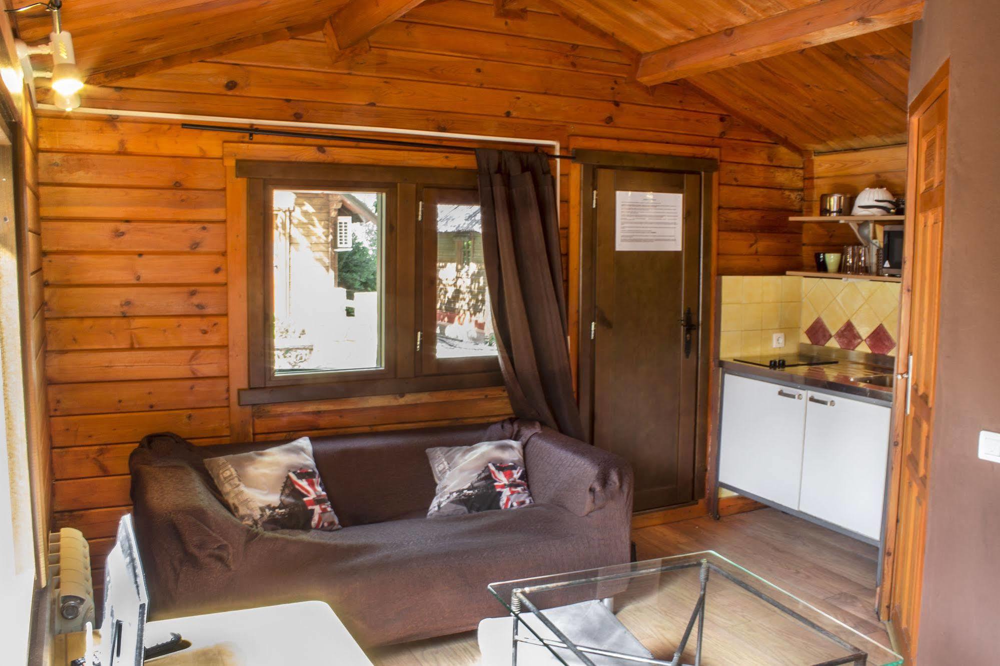Fuente Del Lobo Glamping & Bungalows - Adults Only Pinos Genil Exterior photo